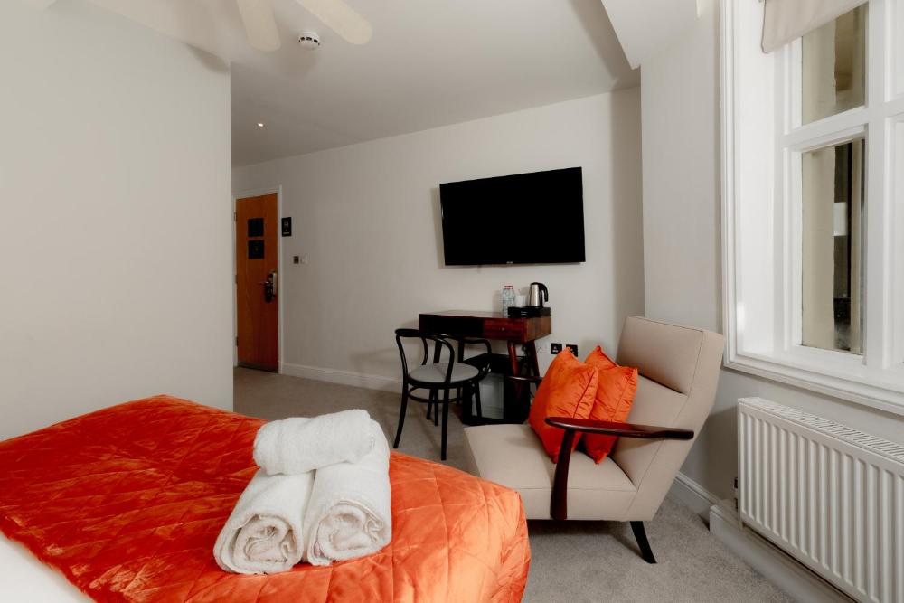 Standard Double Room at Kensington House Hotel, photo 3